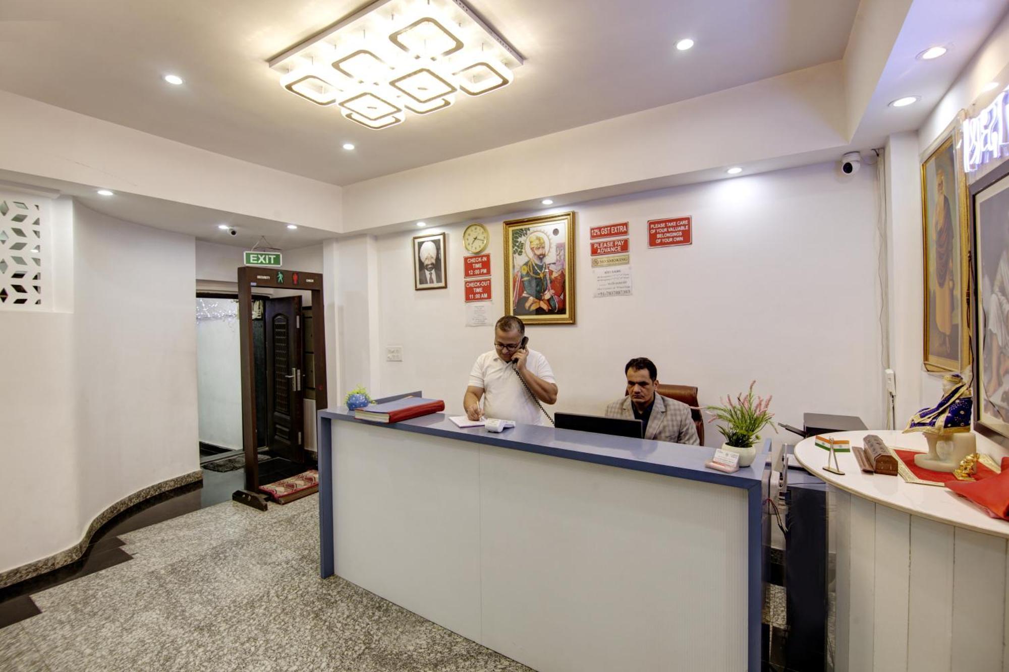 Hotel S B Inn-Near New Delhi Train Station 外观 照片